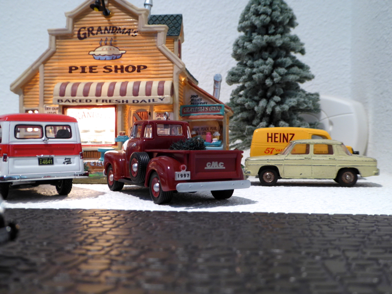 Illustration for article titled Forty 3rd: Merry Christmas to all from the Christmas Village